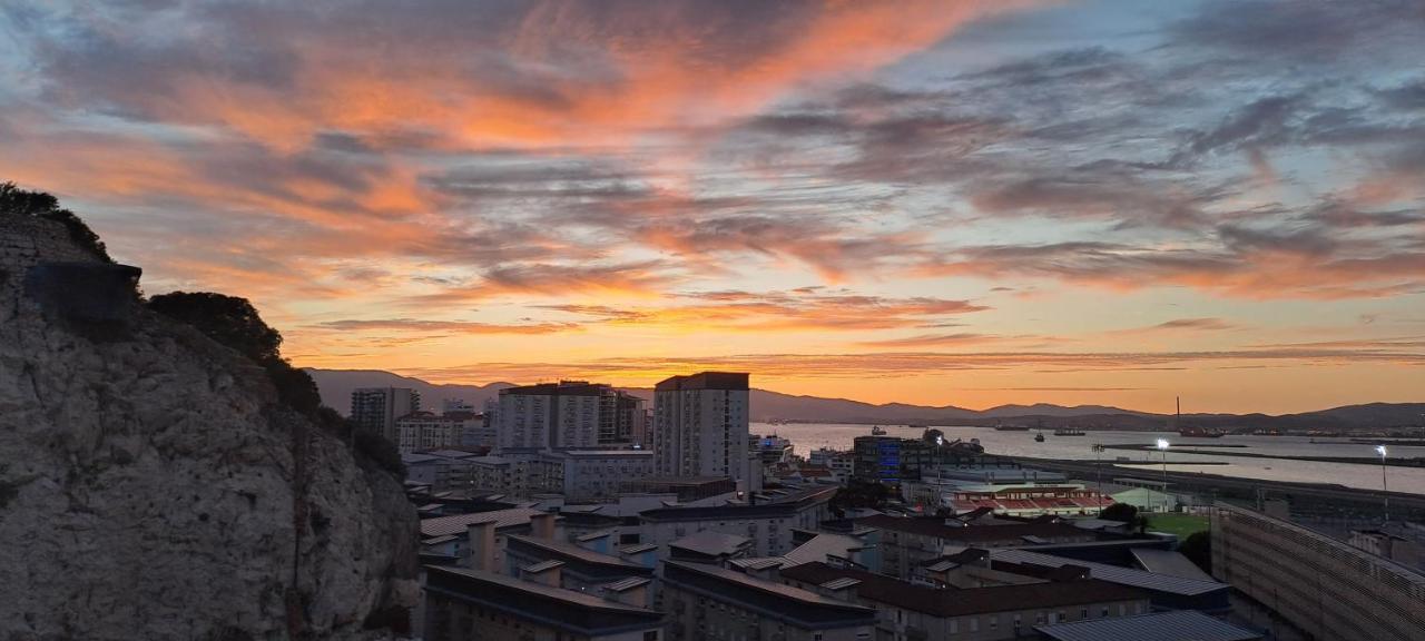 Beautiful Studio In Gibraltar - E1 Екстер'єр фото